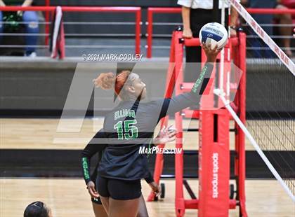 Thumbnail 3 in Ellison vs. Midway (6A Bi-District) photogallery.