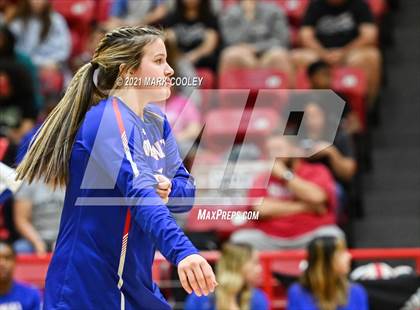 Thumbnail 1 in Ellison vs. Midway (6A Bi-District) photogallery.