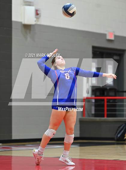 Thumbnail 1 in Ellison vs. Midway (6A Bi-District) photogallery.