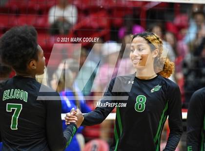 Thumbnail 2 in Ellison vs. Midway (6A Bi-District) photogallery.