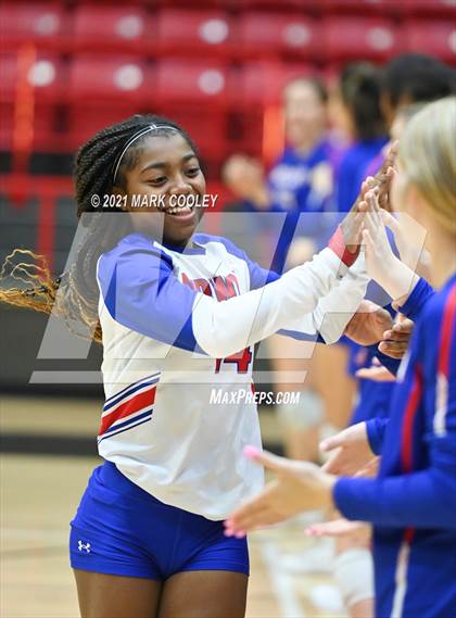 Thumbnail 2 in Ellison vs. Midway (6A Bi-District) photogallery.