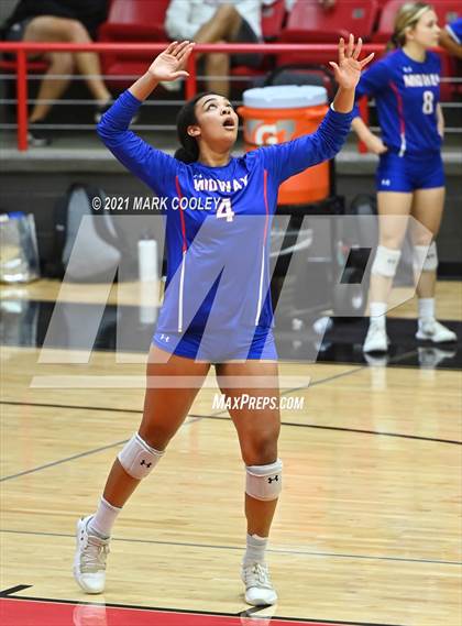 Thumbnail 3 in Ellison vs. Midway (6A Bi-District) photogallery.