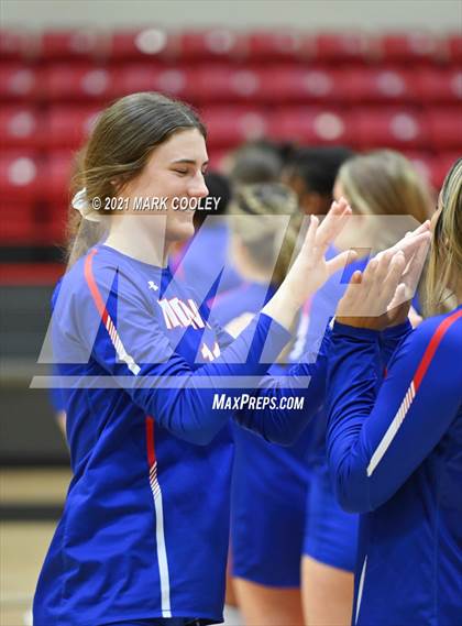Thumbnail 1 in Ellison vs. Midway (6A Bi-District) photogallery.