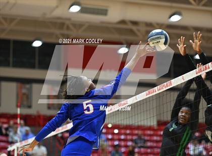 Thumbnail 3 in Ellison vs. Midway (6A Bi-District) photogallery.
