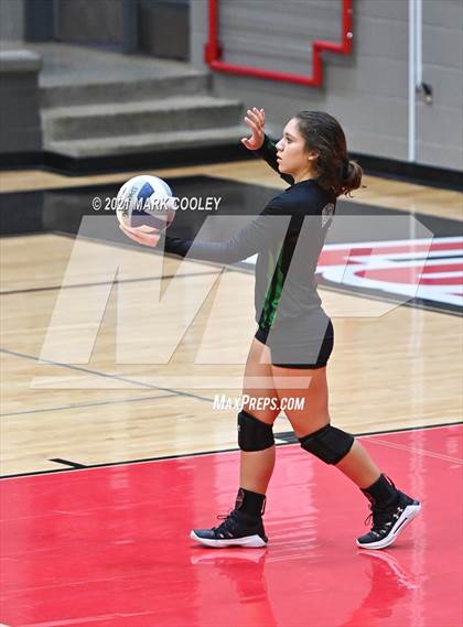 Thumbnail 3 in Ellison vs. Midway (6A Bi-District) photogallery.