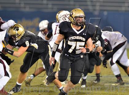 Thumbnail 1 in Windsor vs. Hand (CIAC Class L Final) photogallery.