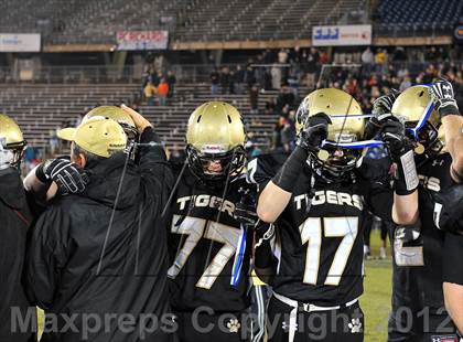 Thumbnail 2 in Windsor vs. Hand (CIAC Class L Final) photogallery.