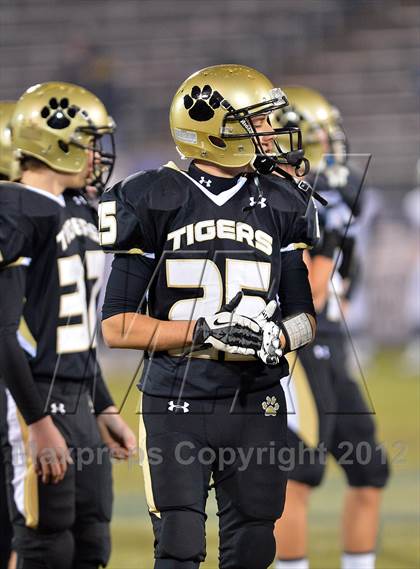 Thumbnail 3 in Windsor vs. Hand (CIAC Class L Final) photogallery.