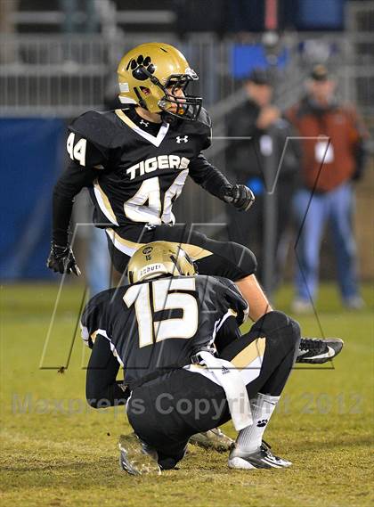 Thumbnail 2 in Windsor vs. Hand (CIAC Class L Final) photogallery.