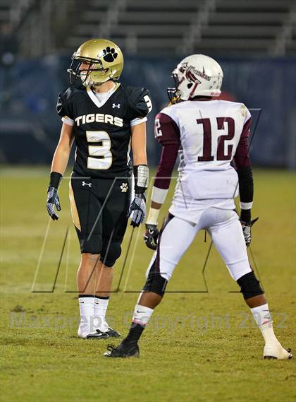 Thumbnail 3 in Windsor vs. Hand (CIAC Class L Final) photogallery.