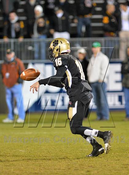 Thumbnail 1 in Windsor vs. Hand (CIAC Class L Final) photogallery.
