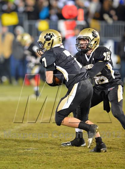 Thumbnail 2 in Windsor vs. Hand (CIAC Class L Final) photogallery.