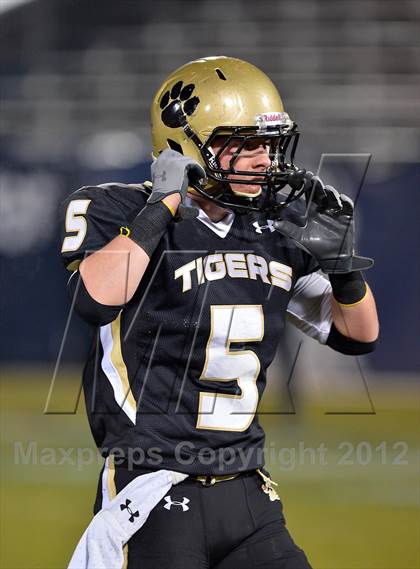 Thumbnail 1 in Windsor vs. Hand (CIAC Class L Final) photogallery.