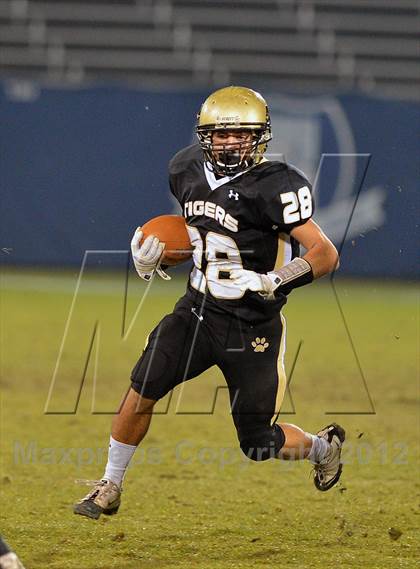 Thumbnail 2 in Windsor vs. Hand (CIAC Class L Final) photogallery.