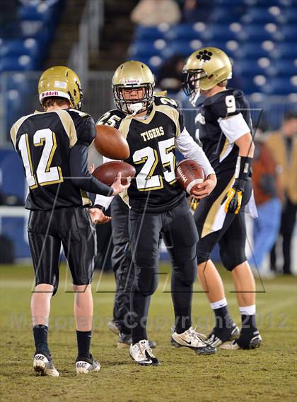 Thumbnail 1 in Windsor vs. Hand (CIAC Class L Final) photogallery.