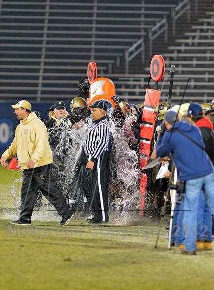 Thumbnail 2 in Windsor vs. Hand (CIAC Class L Final) photogallery.