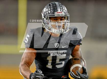 Thumbnail 1 in Vandegrift vs. Longview (UIL 6A D2 Regional) photogallery.