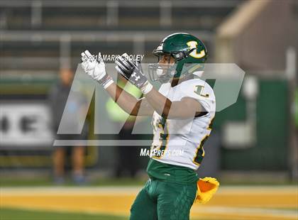 Thumbnail 2 in Vandegrift vs. Longview (UIL 6A D2 Regional) photogallery.