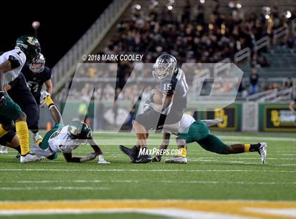Thumbnail 2 in Vandegrift vs. Longview (UIL 6A D2 Regional) photogallery.