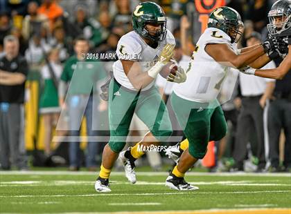 Thumbnail 3 in Vandegrift vs. Longview (UIL 6A D2 Regional) photogallery.