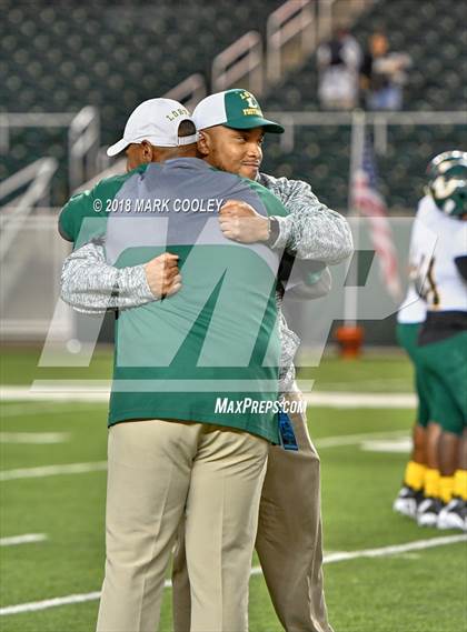 Thumbnail 2 in Vandegrift vs. Longview (UIL 6A D2 Regional) photogallery.