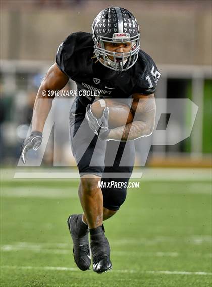 Thumbnail 3 in Vandegrift vs. Longview (UIL 6A D2 Regional) photogallery.