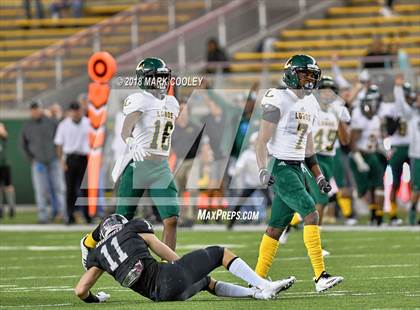 Thumbnail 2 in Vandegrift vs. Longview (UIL 6A D2 Regional) photogallery.
