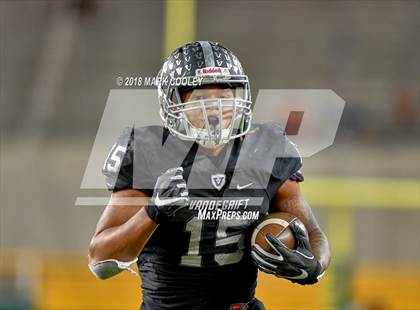 Thumbnail 3 in Vandegrift vs. Longview (UIL 6A D2 Regional) photogallery.