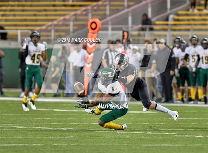 Thumbnail 1 in Vandegrift vs. Longview (UIL 6A D2 Regional) photogallery.