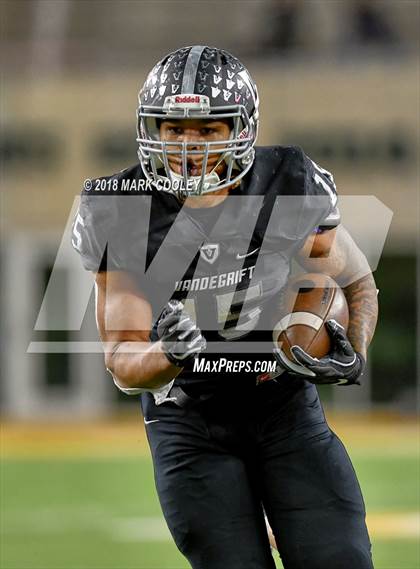 Thumbnail 1 in Vandegrift vs. Longview (UIL 6A D2 Regional) photogallery.