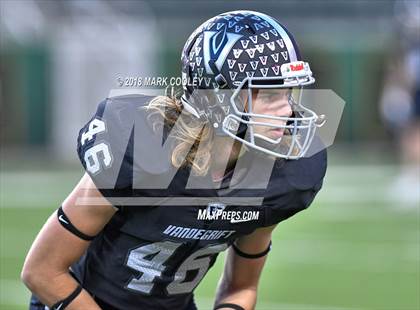 Thumbnail 1 in Vandegrift vs. Longview (UIL 6A D2 Regional) photogallery.