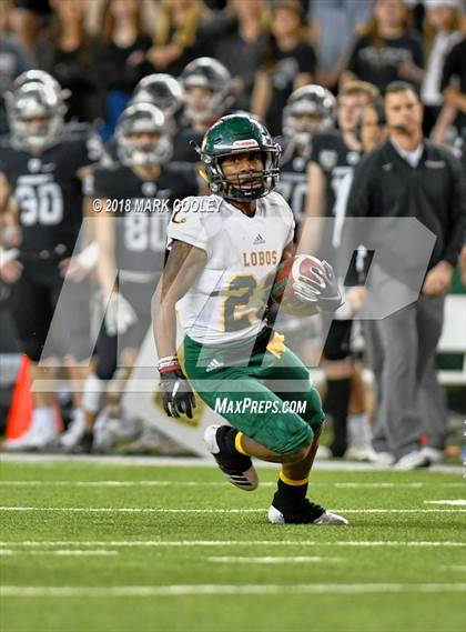 Thumbnail 2 in Vandegrift vs. Longview (UIL 6A D2 Regional) photogallery.