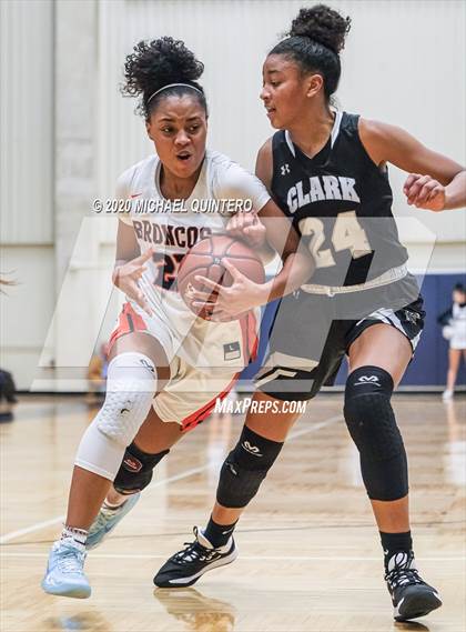 Thumbnail 3 in Clark vs. Brandeis photogallery.