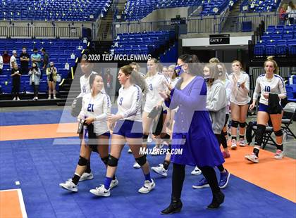 Thumbnail 3 in Paris vs. Hackett (AAA 3A State Final) photogallery.