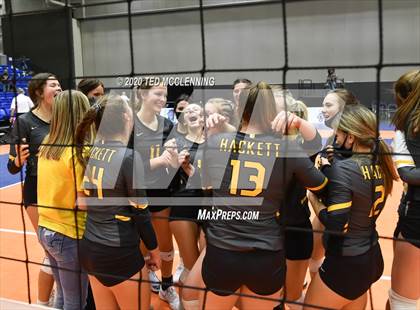 Thumbnail 2 in Paris vs. Hackett (AAA 3A State Final) photogallery.
