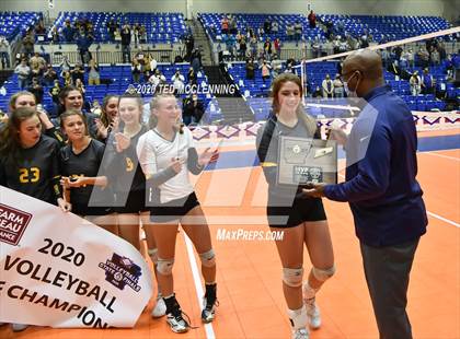 Thumbnail 3 in Paris vs. Hackett (AAA 3A State Final) photogallery.