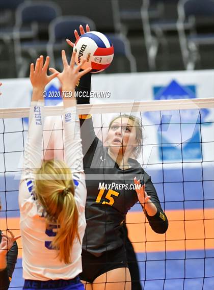 Thumbnail 1 in Paris vs. Hackett (AAA 3A State Final) photogallery.
