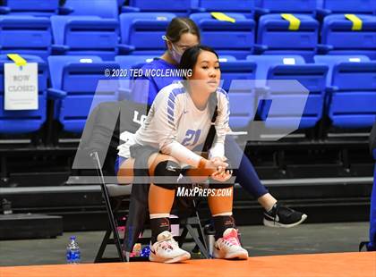 Thumbnail 2 in Paris vs. Hackett (AAA 3A State Final) photogallery.