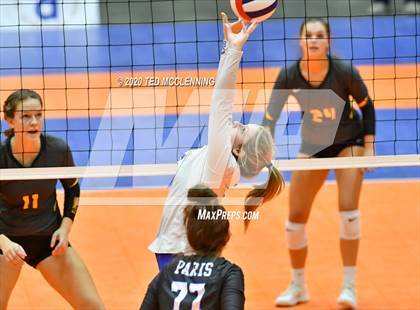 Thumbnail 2 in Paris vs. Hackett (AAA 3A State Final) photogallery.