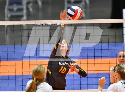 Thumbnail 1 in Paris vs. Hackett (AAA 3A State Final) photogallery.