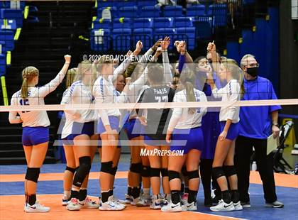 Thumbnail 2 in Paris vs. Hackett (AAA 3A State Final) photogallery.