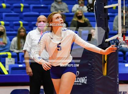 Thumbnail 3 in Paris vs. Hackett (AAA 3A State Final) photogallery.