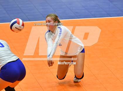 Thumbnail 2 in Paris vs. Hackett (AAA 3A State Final) photogallery.