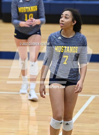 Thumbnail 2 in Cypress Ranch vs Langham Creek photogallery.