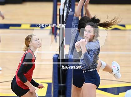 Thumbnail 2 in Cypress Ranch vs Langham Creek photogallery.