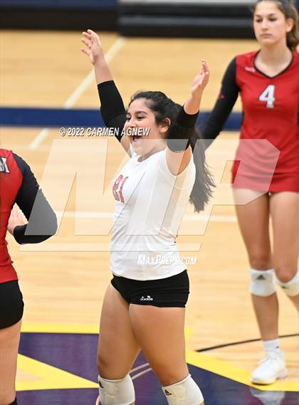 Thumbnail 1 in Cypress Ranch vs Langham Creek photogallery.