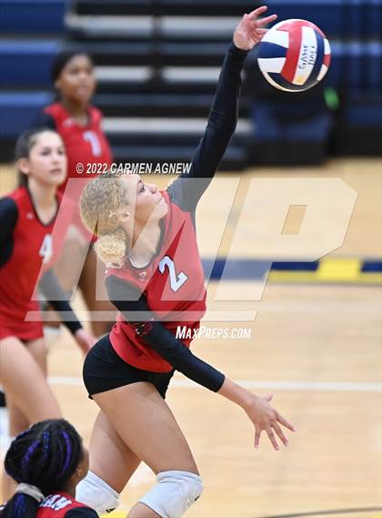Thumbnail 3 in Cypress Ranch vs Langham Creek photogallery.