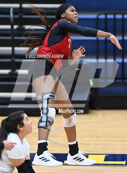 Thumbnail 2 in Cypress Ranch vs Langham Creek photogallery.