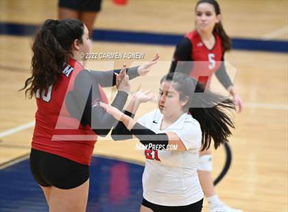 Thumbnail 2 in Cypress Ranch vs Langham Creek photogallery.