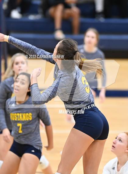 Thumbnail 2 in Cypress Ranch vs Langham Creek photogallery.